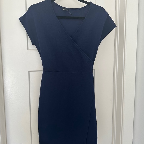 Dress - Picture 1 of 2